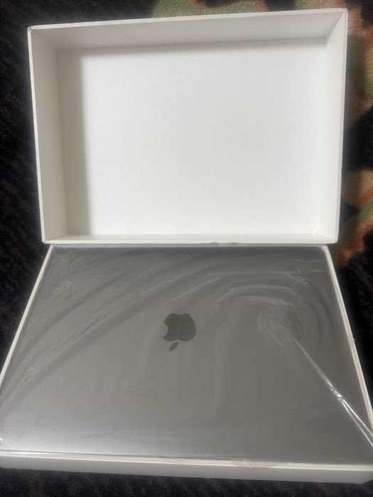 Apple MacBook Air M1 14 8/256 Gb