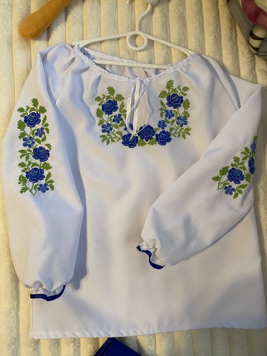 Костюм український (спідничка+вишиванка)