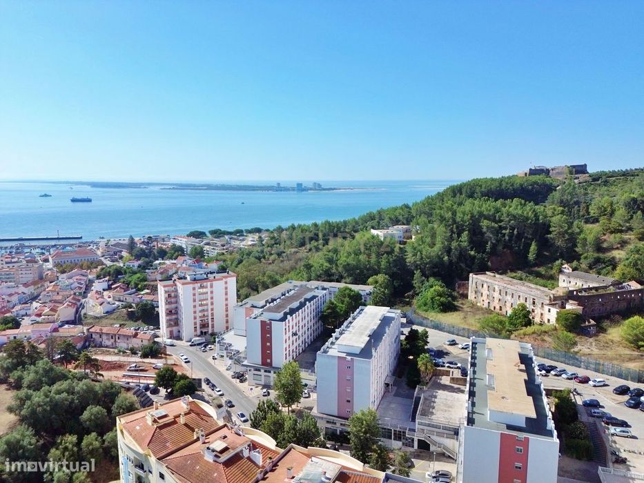 T3 a 5 minutos da Avenida Luísa Todi