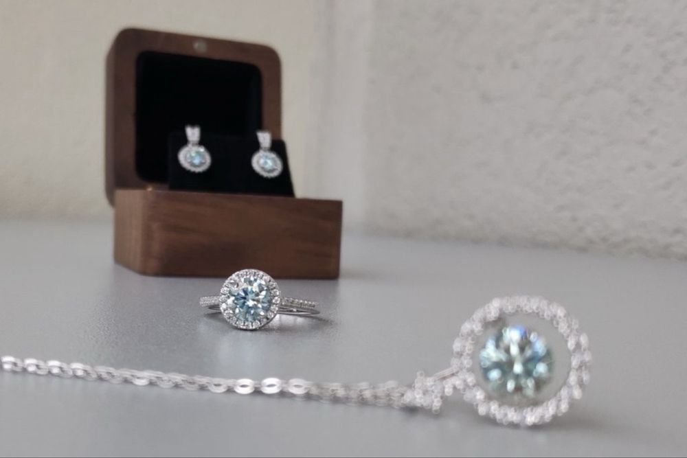 Муасаніт конкурент діамантів білі муасаніти 0.3-2 ct муассанит