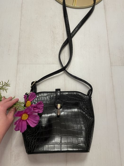 Torebka na ramię, czarna, elegancka