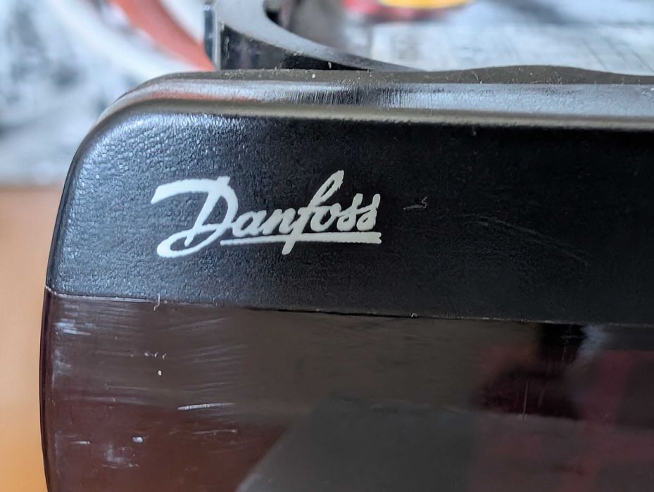 Termóstato Danfoss AK-CC 210 - com 2 sondas (usado)