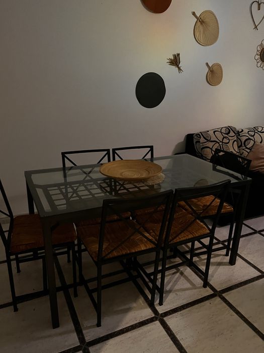 Mesa jantar vidro e 6 cadeiras e mesa de centro
