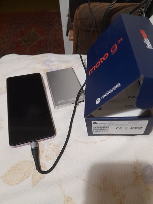 Продам андроід Motorola xt2423-3