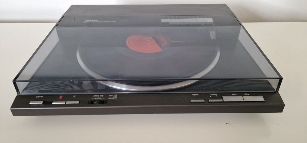 Gramofon Technics SL-DL1