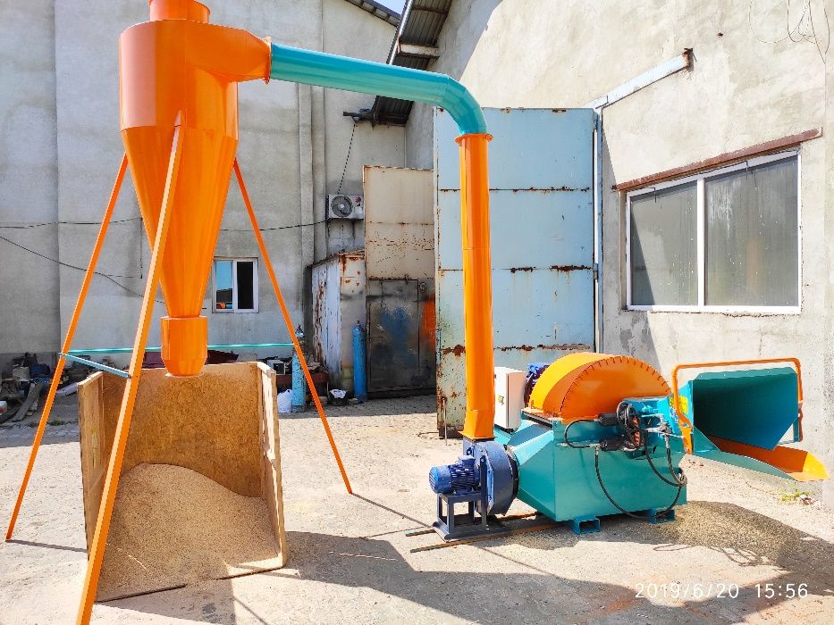 ПОДРІБНЮВАЧ деревини в тирсу, щепоріз серії DK