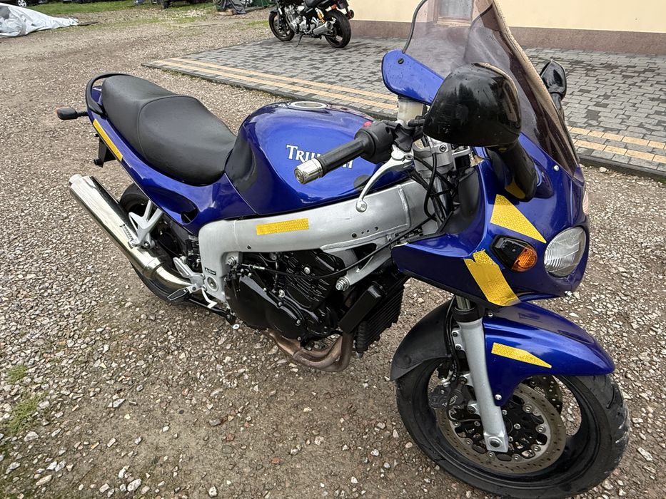 Triumph 695 Sprint ST