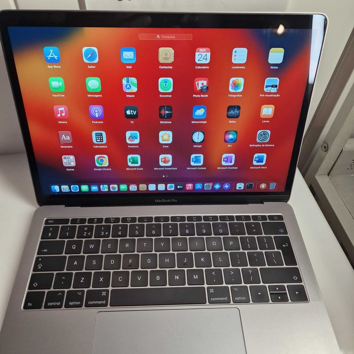 MacBook Pro 13" ( com varios programas)