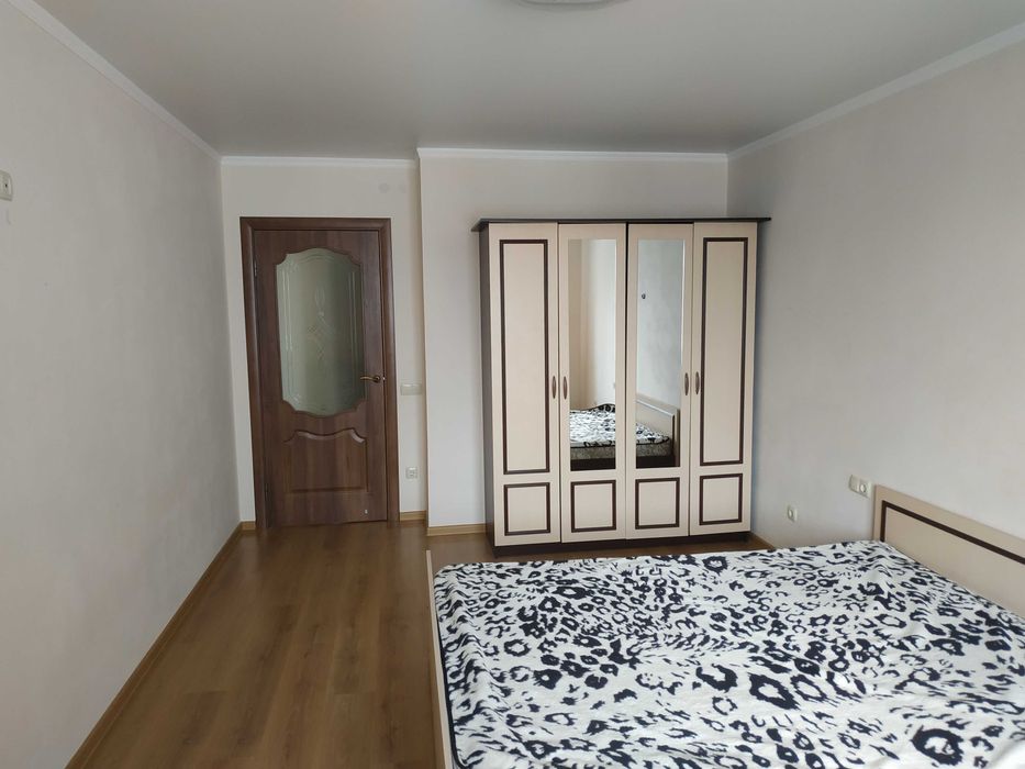 Здаю в оренду 3-кімнатну квартиру по вул. Тарнавського 7в.