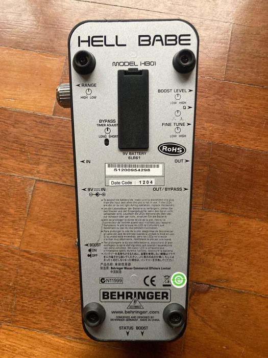 Pedal wah Behringer Hellbabe