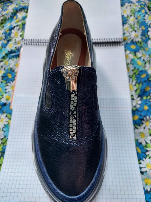 Продам туфли  Versace кожа 38 р
