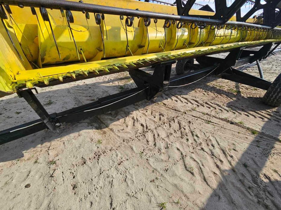 Комбайн зернозбиральний New Holland-CX8090