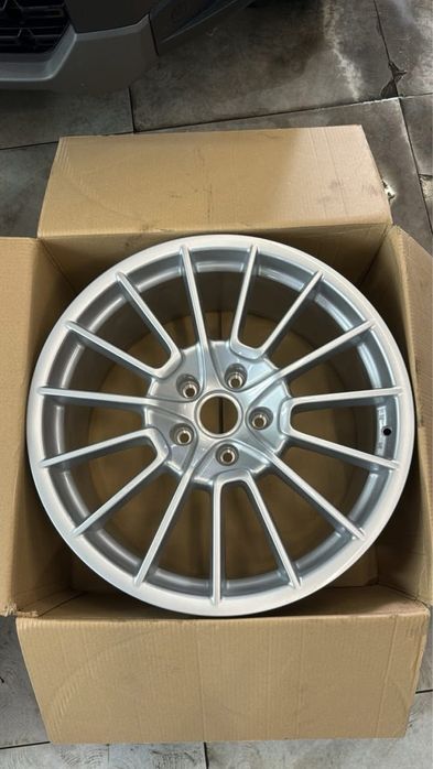 Dwie nowe felgi 21 cali Cayenne 957 GTS/Turbo