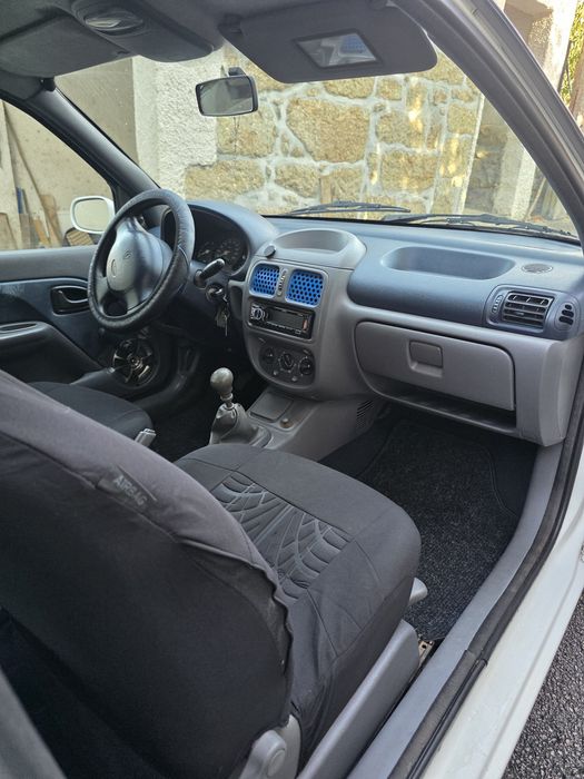Renault Clio 1.9D 64CV
