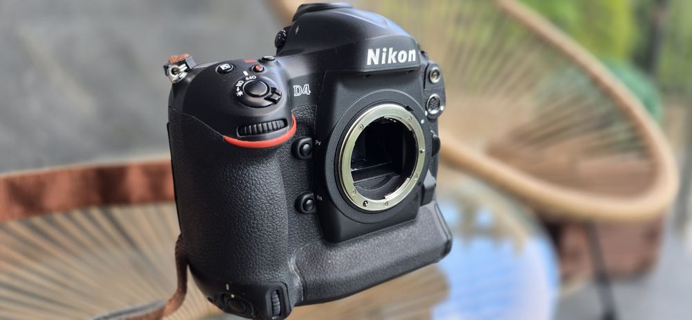 Nikon D4 | Stan bardzo dobry | Przebieg TYLKO 64 tys. | Pełen Komplet Pudełkowy | Karty CF