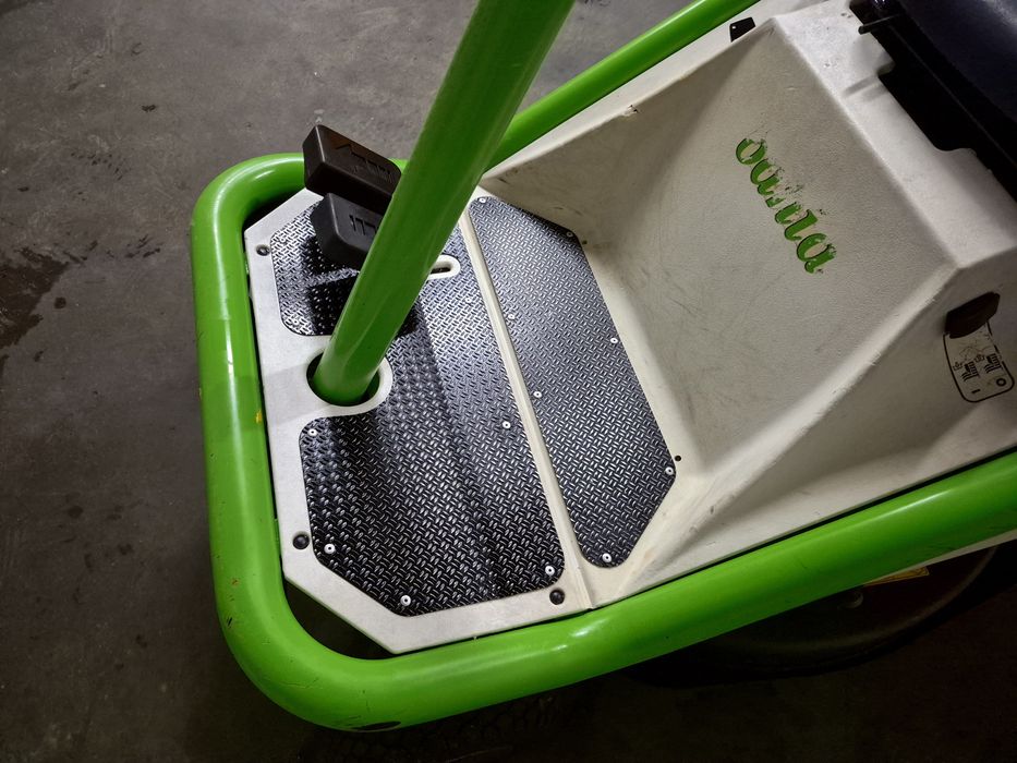 Kosiarka traktorek etesia Bahia silnik kawasaki dwa cylindry.
