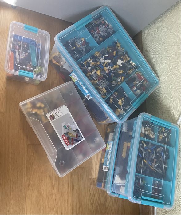 Лего розсортоване в контейнерах. Продається ОДНИМ ЛОТОМ