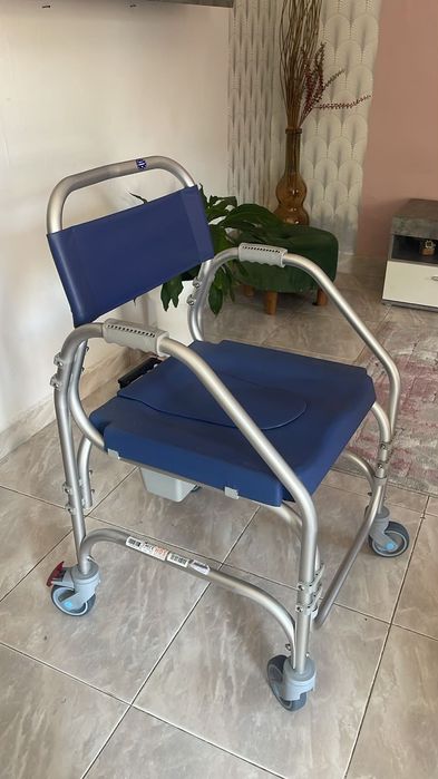 Vendo cadeira sanitária