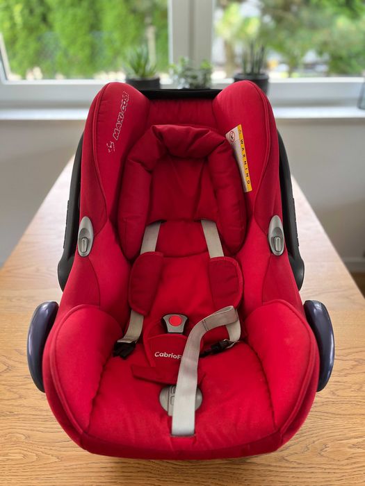 Foteliki Maxi-Cosi Tobi + Maxi-Cosi CabrioFix + baza EasyFix