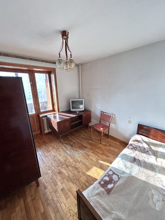 ВЕЛИКА 3 кім. квартира у тихому районі Д