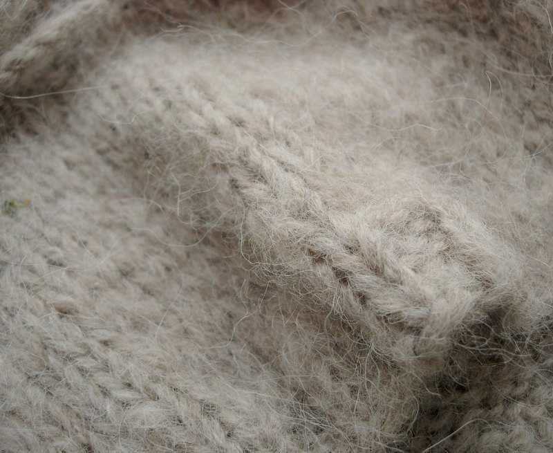 beżowy fluffy kaptur balaclava alpaka i kaszmir