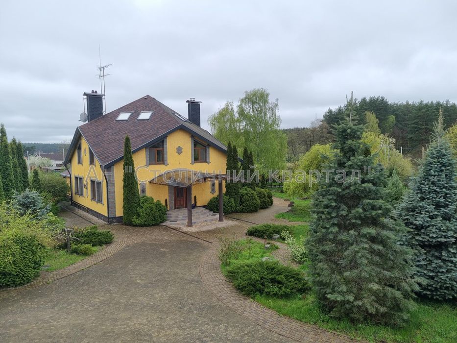 Продаж заміського житлового комплексу VIP-класу в с.Бобриця.