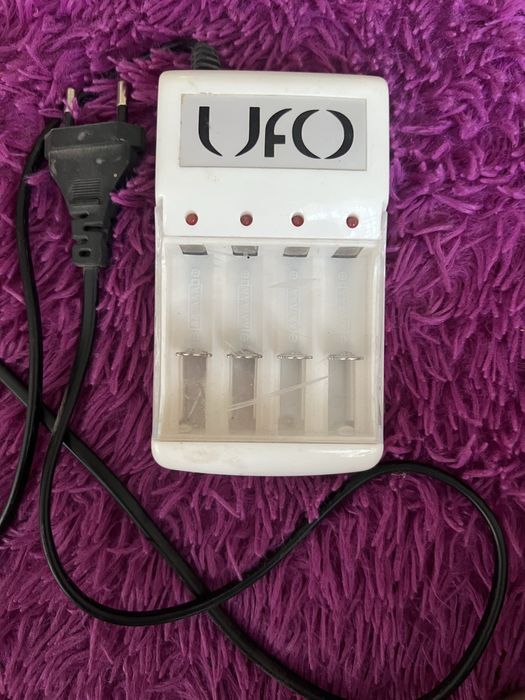 Зарядний пристрій