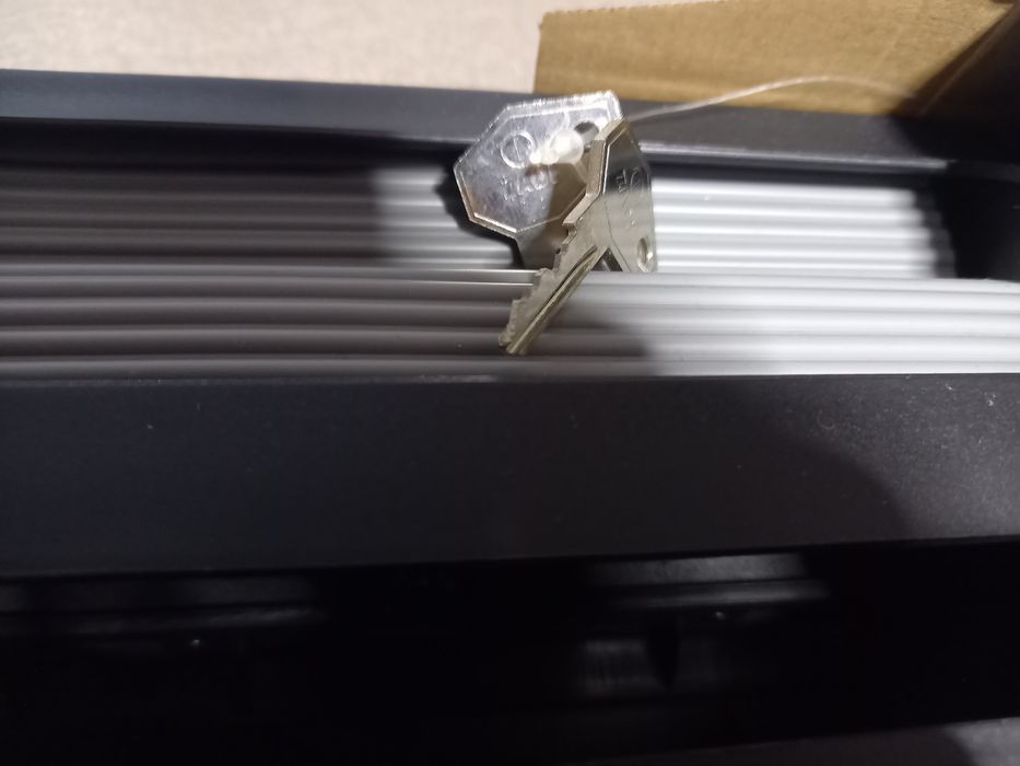 Uchwyt na narty do auta