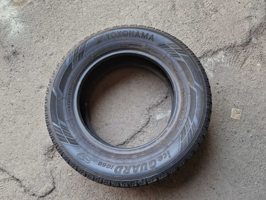 шини зима 215 65 R16 Yokohama Ice Guard IG60