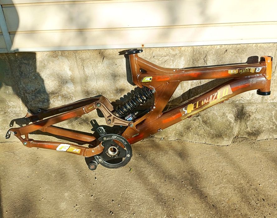 Продам раму Specialized big hit 3