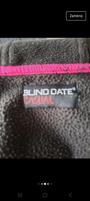 Czarna bluza blind date