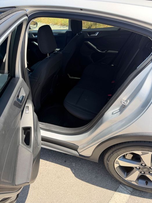 2019 - Ford Focus Active 1.0 Ecoboost 125cv — photo 4