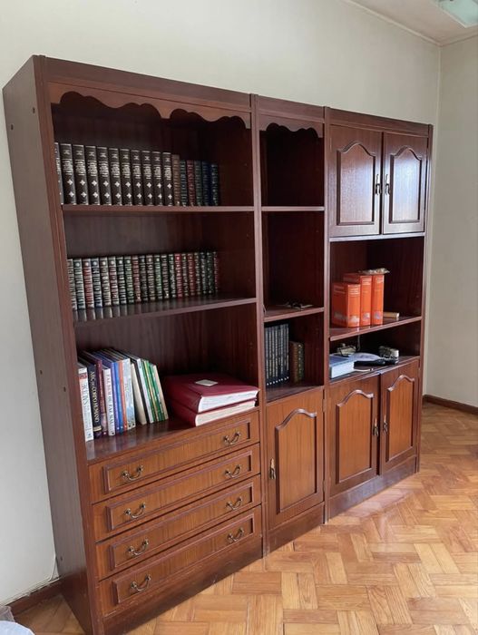 Movel estante em otimo estado NEGOCIAVEL