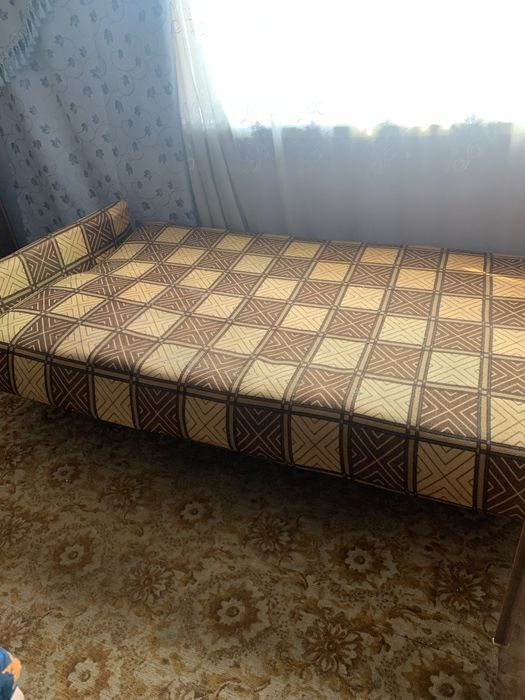 Меблі кімнатні паліровані