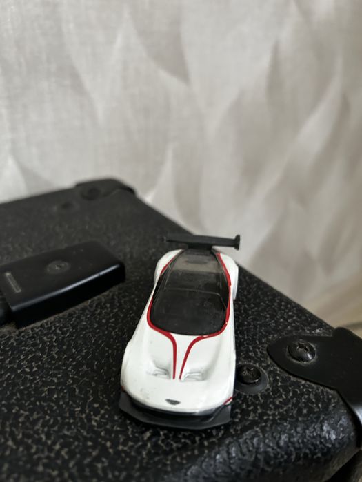 Машинки Hot wheels