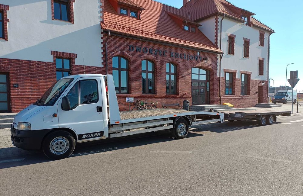 Autolaweta Pomoc drogowa Laweta Transport Holowanie