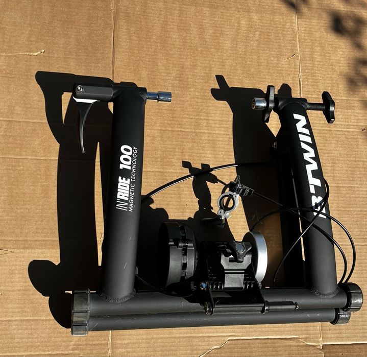 Trenażer rowerowy btwin 100 nieużywany
