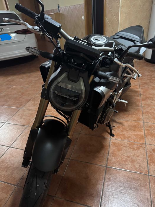 Honda CB650R 2025 35KW E-CLUTCH