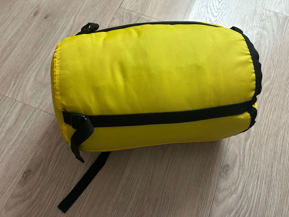 Спальний мішок з компресійним чохлом для туризму
