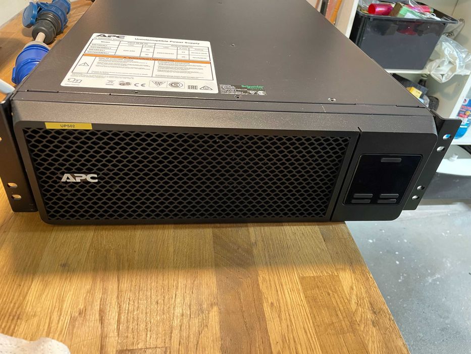 UPS APC zasilacz awaryjny 5000VA