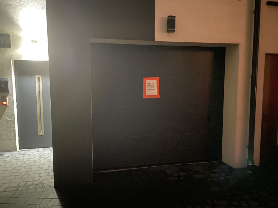Garaż blisko Galeri rondo ul. Proszowska