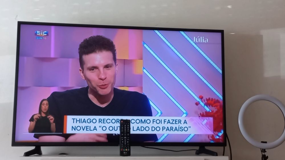 Nova TV smart LG 49 com comando e wifi  tem youtube e Netflix ...