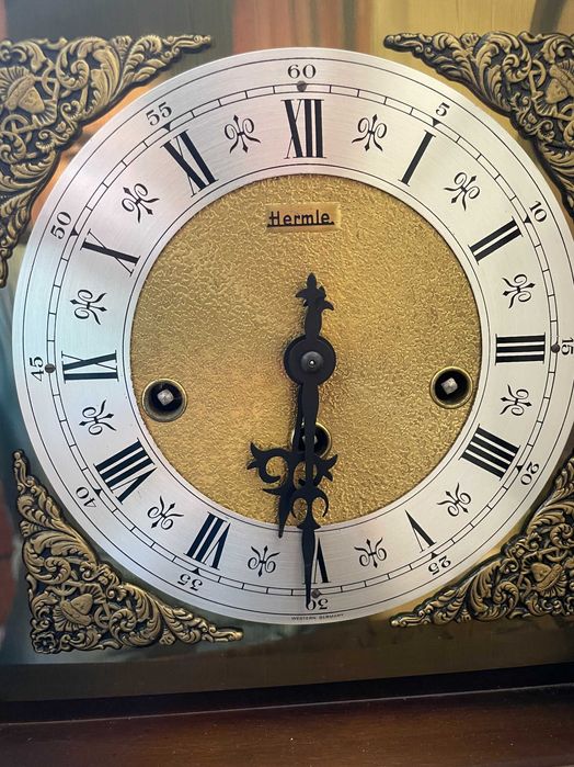 Relógio de mesa Hermle – Tempus Fugit