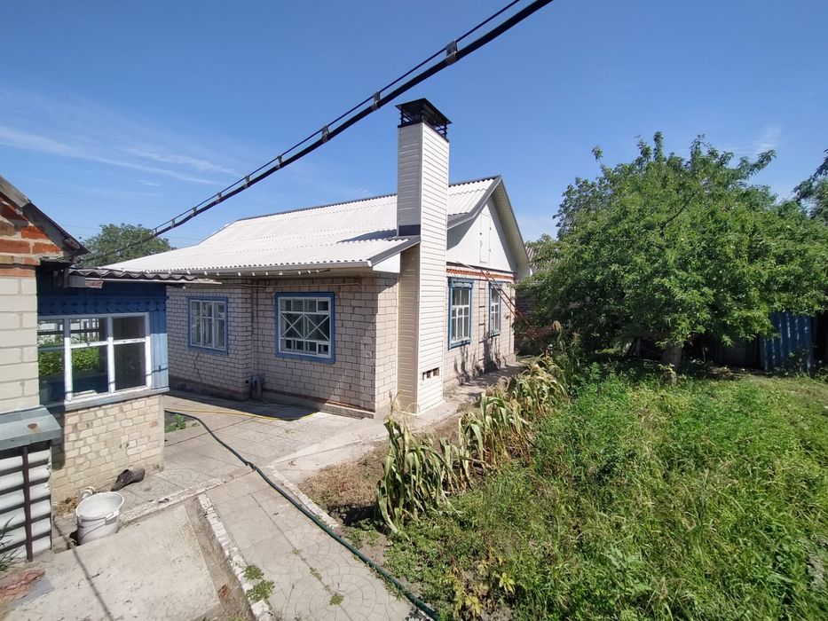 Продається гарний будинок в Садках.