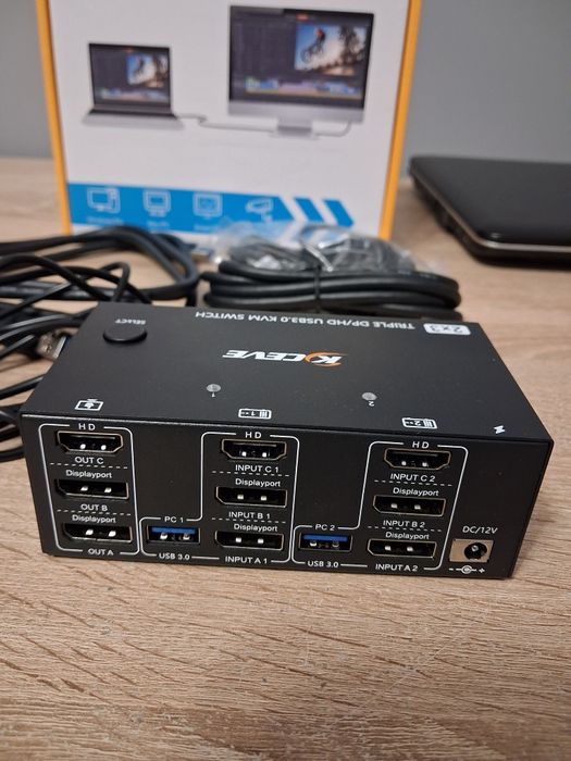 Przełącznik KVM 2 Komputery 3 Monitory 8k 60Hz 4K 144Hz