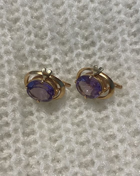 Золоті сережки з аметистами
