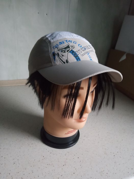 Czapka z daszkiem nowa jasna