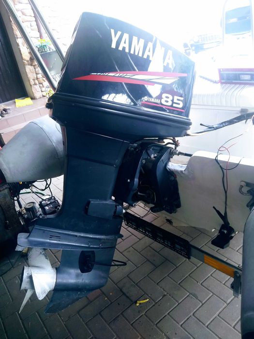 śilnik zaburtowy Yamaha 85 km