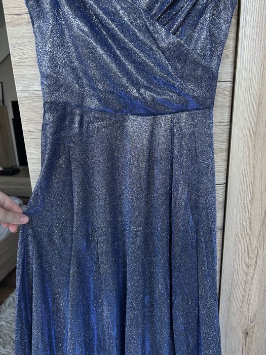 Długa sukienka balowa brokatowa maxi z rozcięciem duet a&m