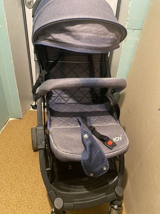 Прогулянкова коляска